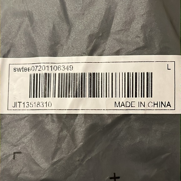 SHEIN | ezwear | Cropped Long Sleeve w/ thumb hole - Picture 4 of 4